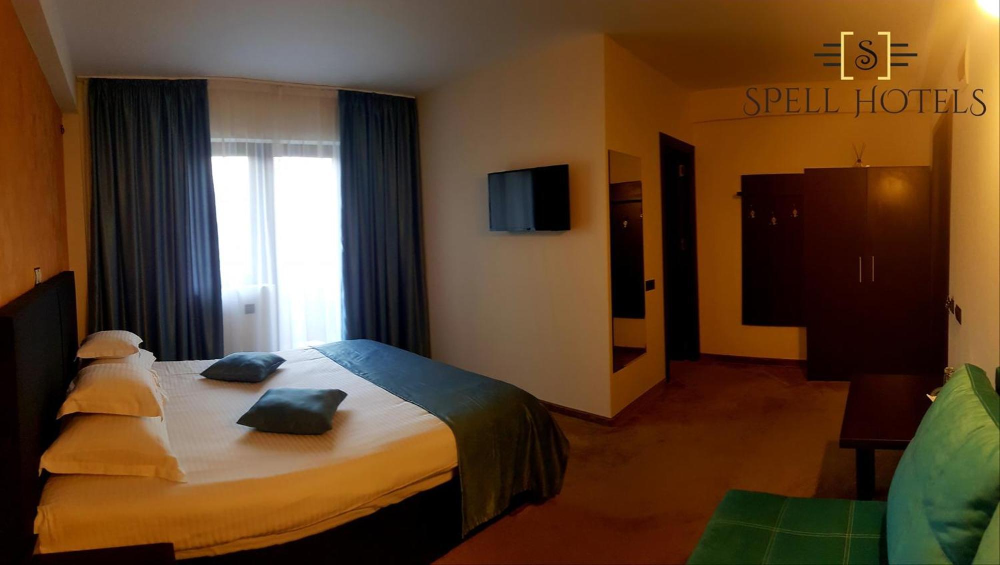 Spell Hotels Capatineni-Paminteni Екстериор снимка